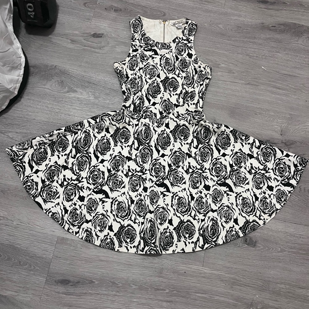 Sans Souci Monochrome Patterned Dress